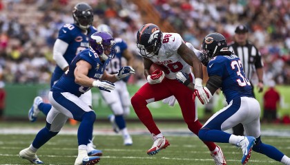 开云官方-以足球为载体的国际交流合作不断深化，产业链日益完善，以足球为载体的德育教育