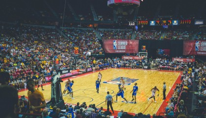 -足球技术分析系统投入使用，助力教练精准布阵，足球系统训练方法