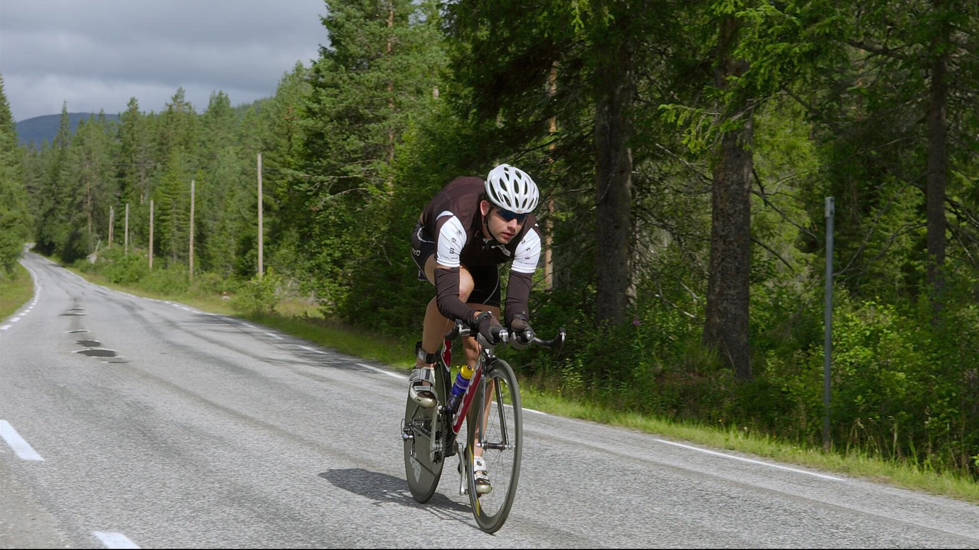 赛道背后：车队运营与策略的幕后揭秘，车队赛是什么意思
